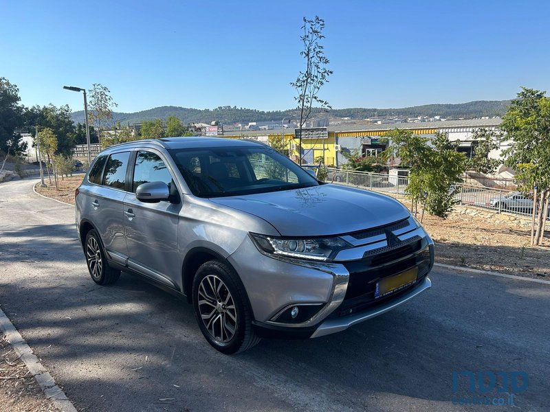 2017' Mitsubishi Outlander מיצובישי אאוטלנדר photo #4