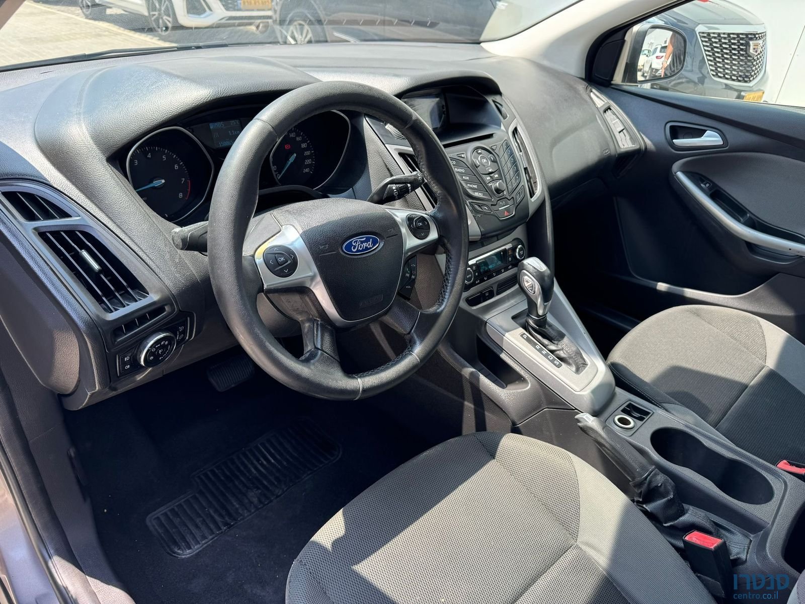 2014' Ford Focus photo #5