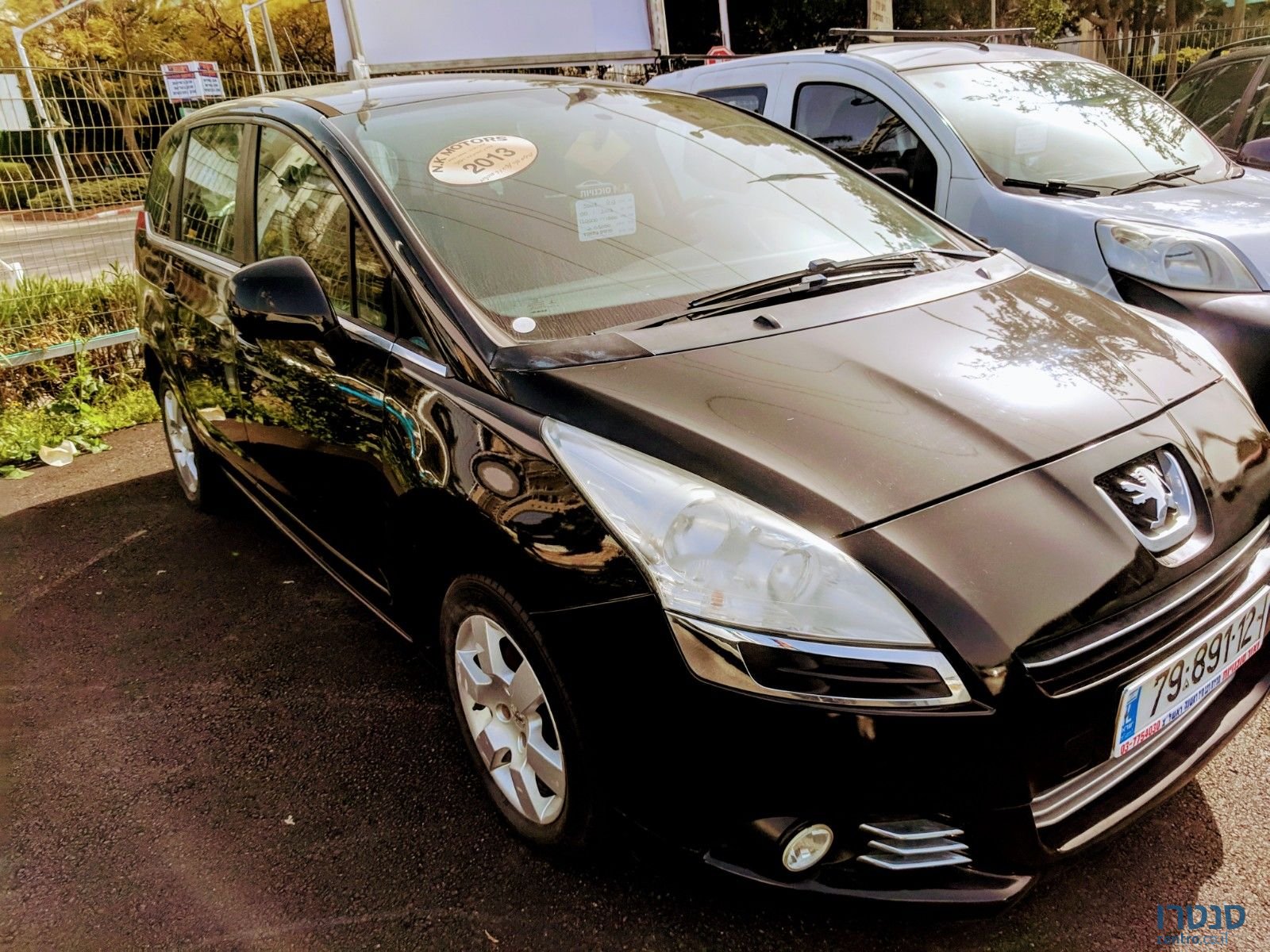 2013' Peugeot 5008 photo #2