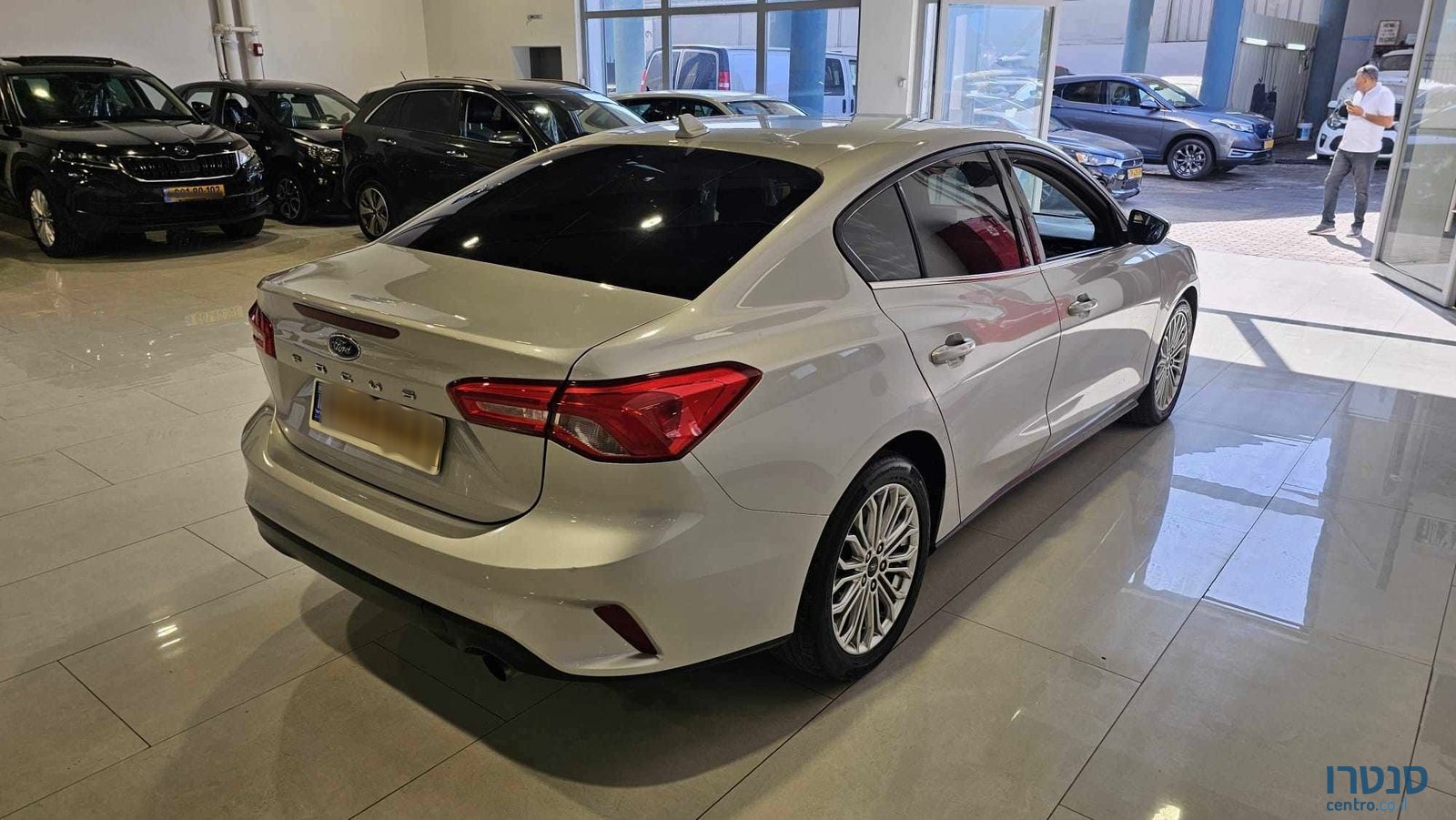 2021' Ford Focus photo #3