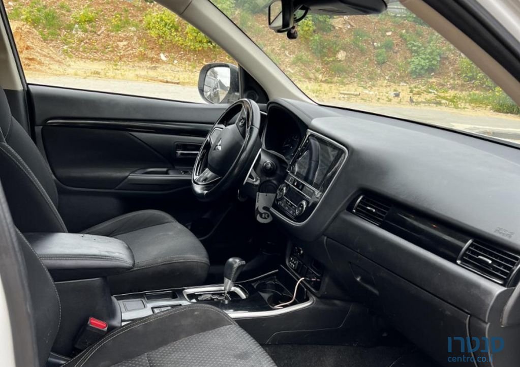 2019' Mitsubishi Outlander מיצובישי אאוטלנדר photo #5