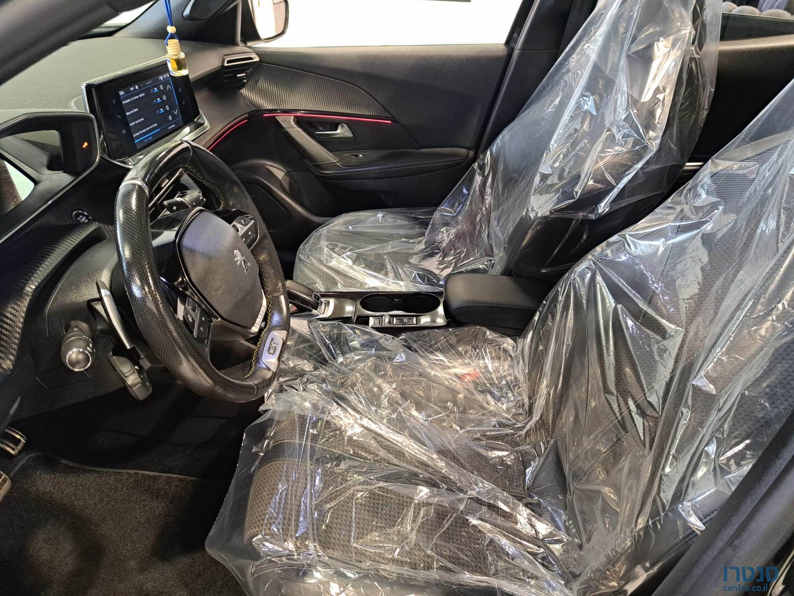 2021' Peugeot 2008 photo #4