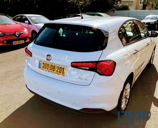 2015' Fiat Tipo photo #2
