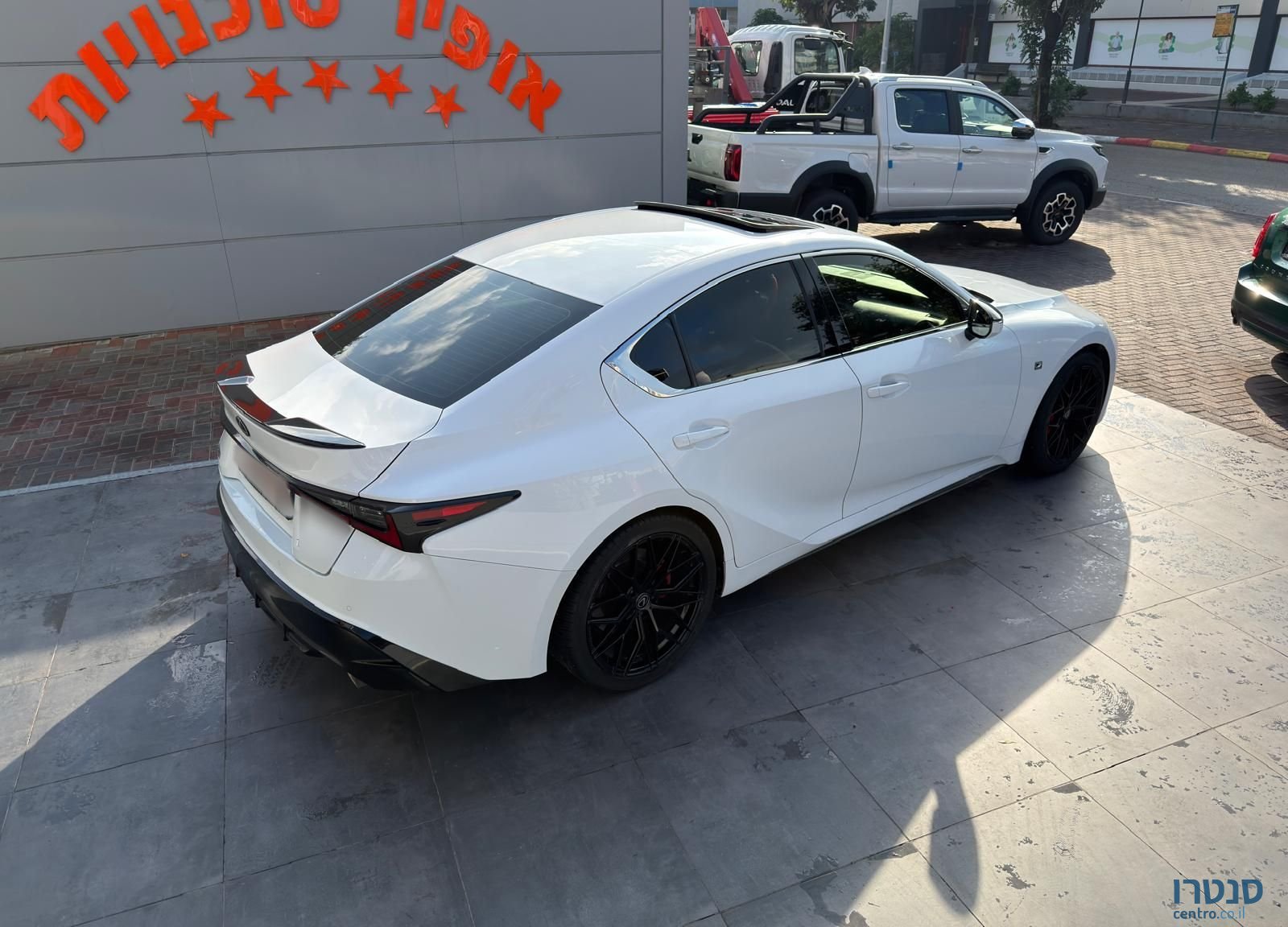 2021' Lexus IS לקסוס photo #4