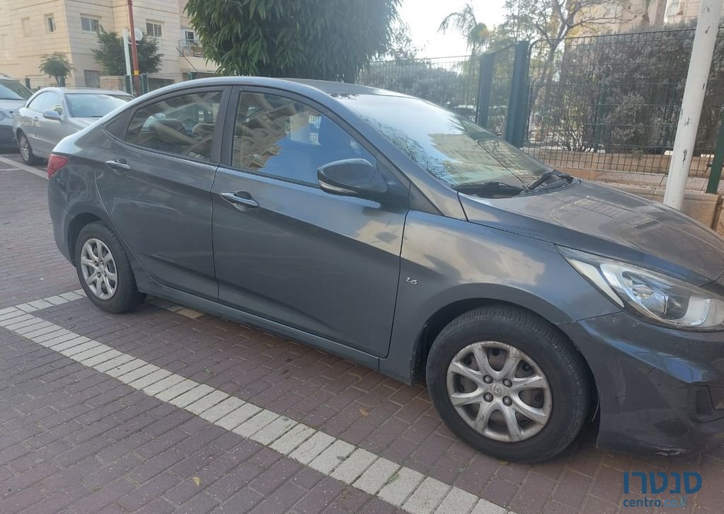2014' Hyundai i25 יונדאי photo #1