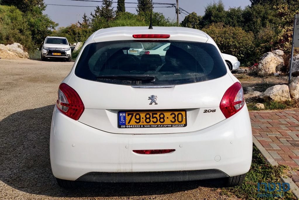 2014' Peugeot 208 פיג'ו photo #2