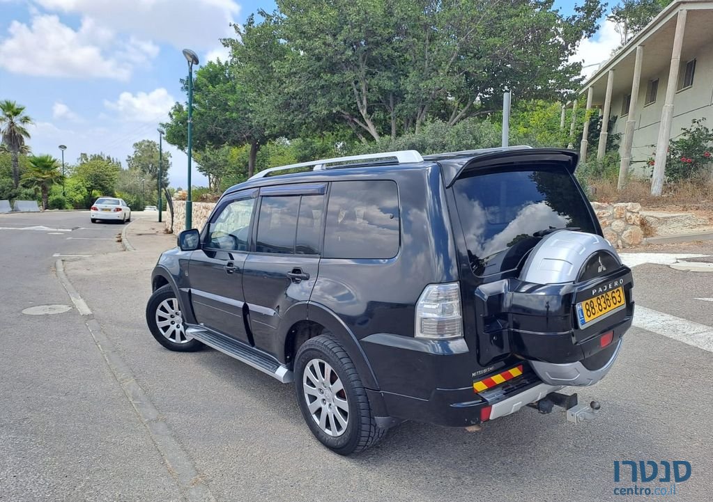 2008' Mitsubishi Pajero מיצובישי פג'רו photo #2
