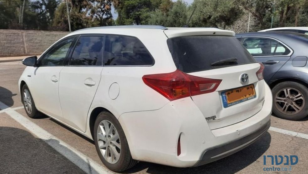 2014' Toyota Auris טויוטה אוריס photo #2