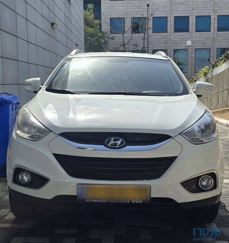 2011' Hyundai ix35 photo #1