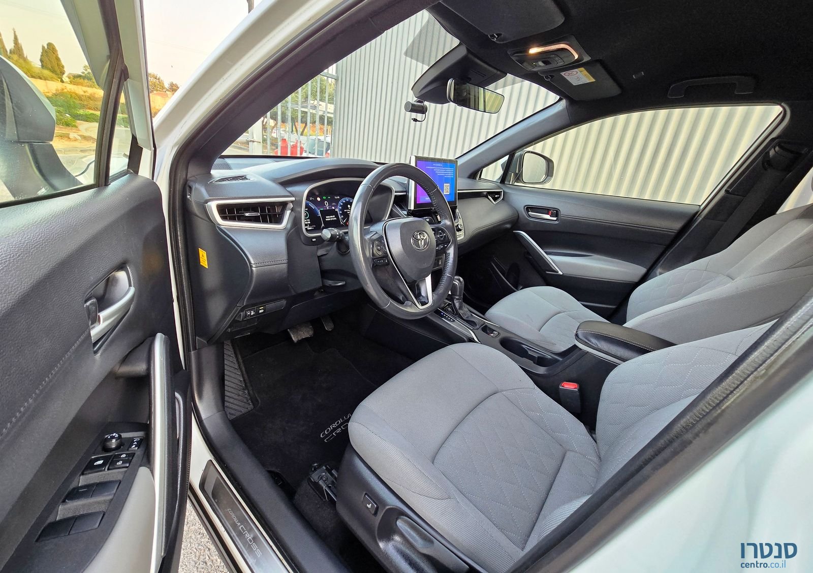 2023' Toyota Corolla Cross טויוטה קורולה קרוס photo #5