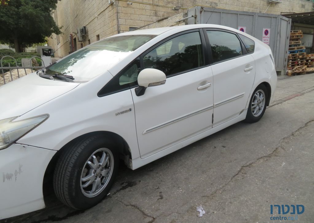 2011' Toyota Prius טויוטה פריוס photo #5
