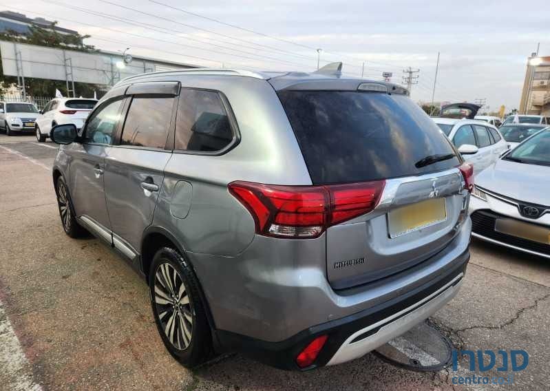 2019' Mitsubishi Outlander מיצובישי אאוטלנדר photo #4