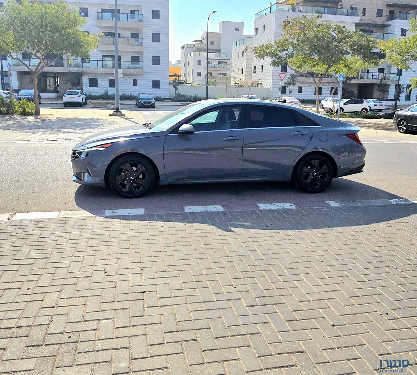 2022' Hyundai Elantra photo #5