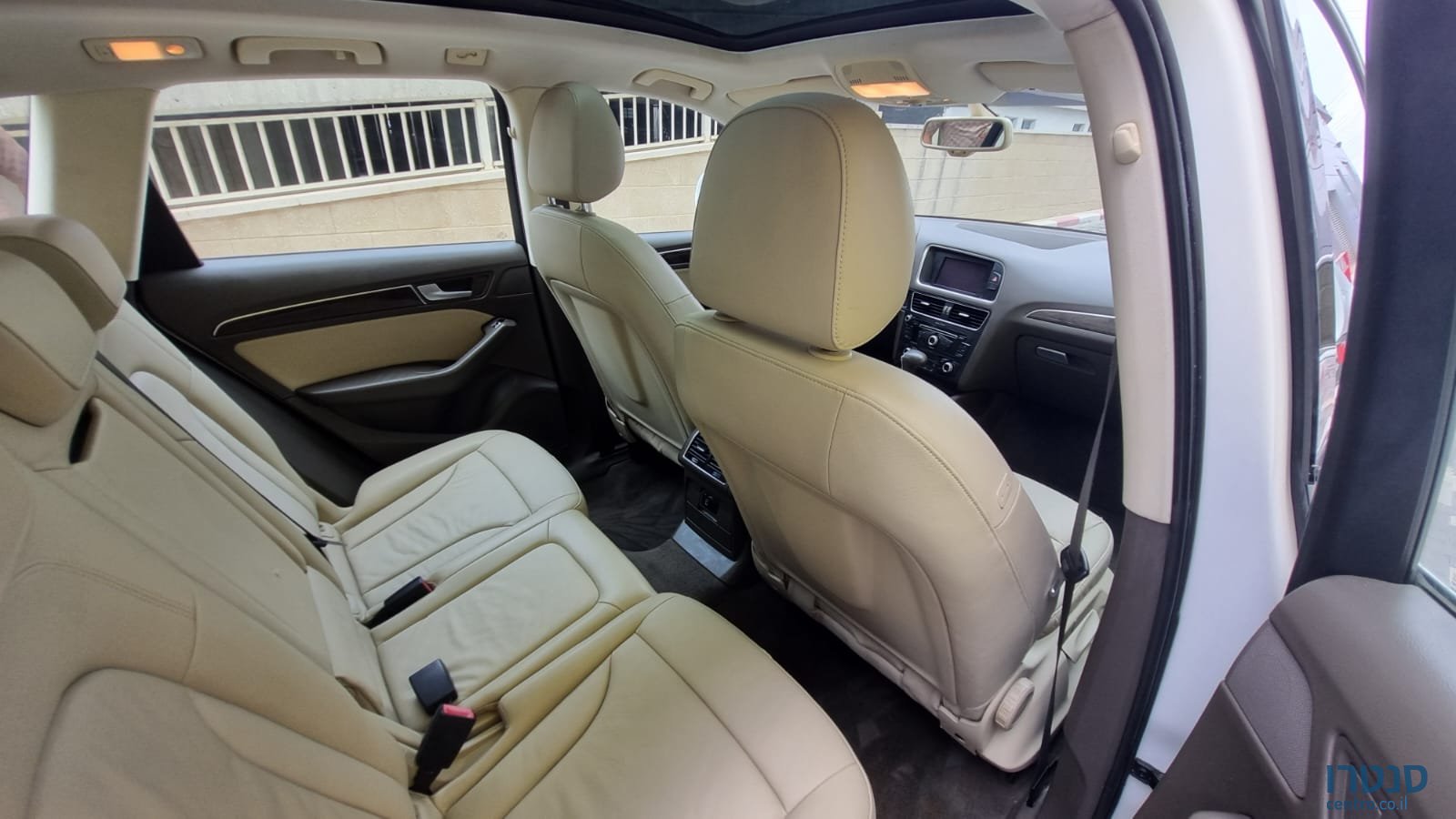 2013' Audi Q5 Executive photo #3