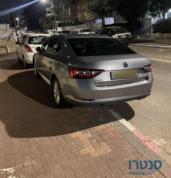 2017' Skoda Superb סקודה סופרב photo #6