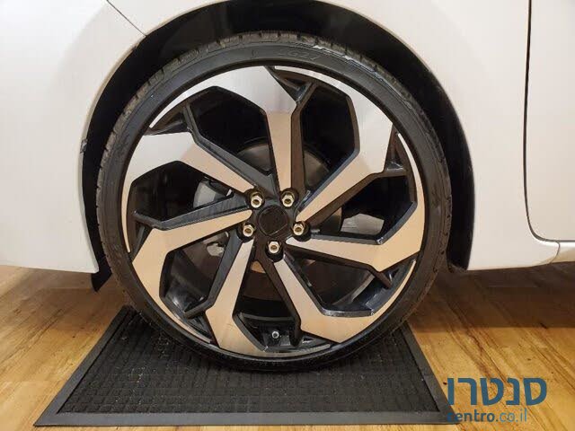 2017' Toyota Corolla photo #4