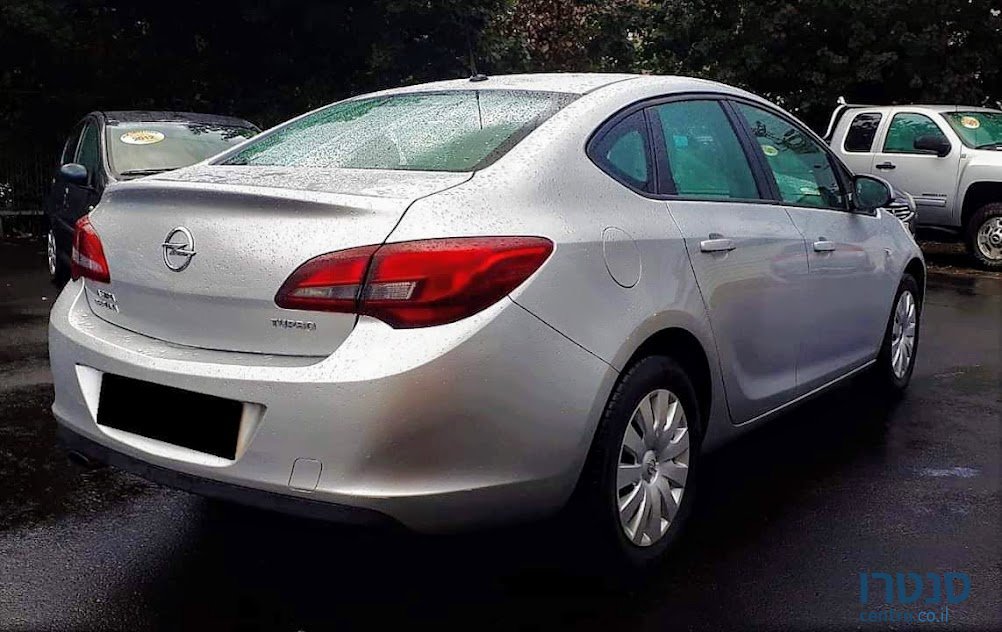 2016' Opel Astra photo #3