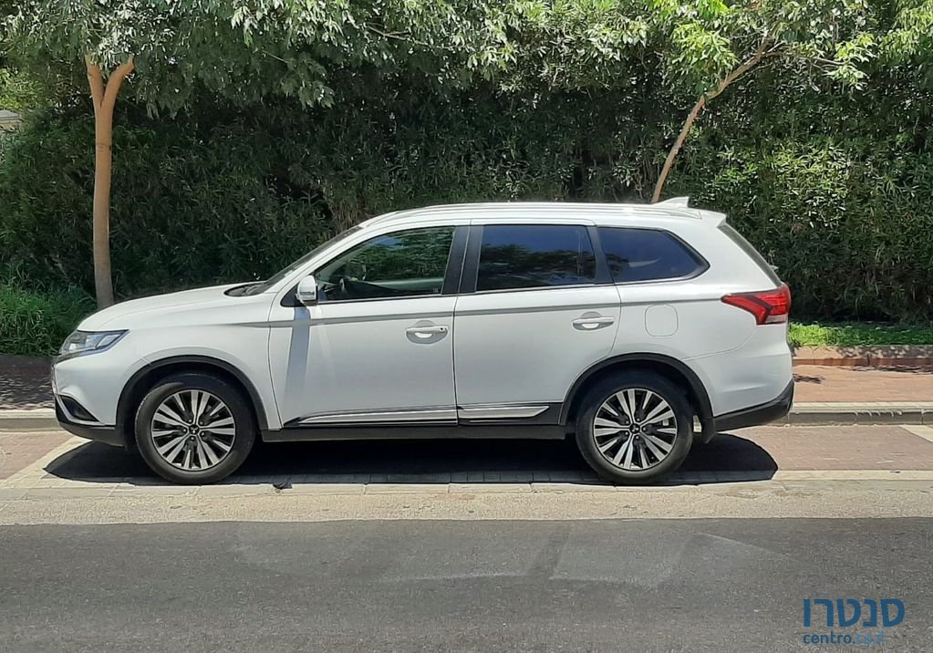2019' Mitsubishi Outlander מיצובישי אאוטלנדר photo #2