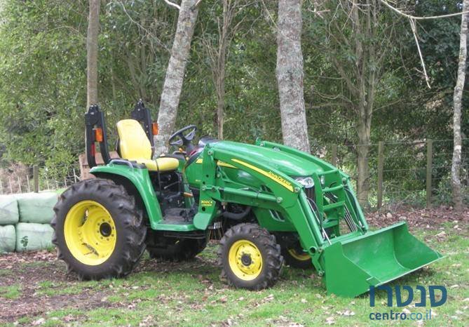 2012' John Deere 4120 photo #3