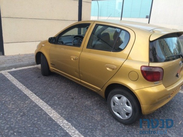 2002' Toyota Yaris photo #3