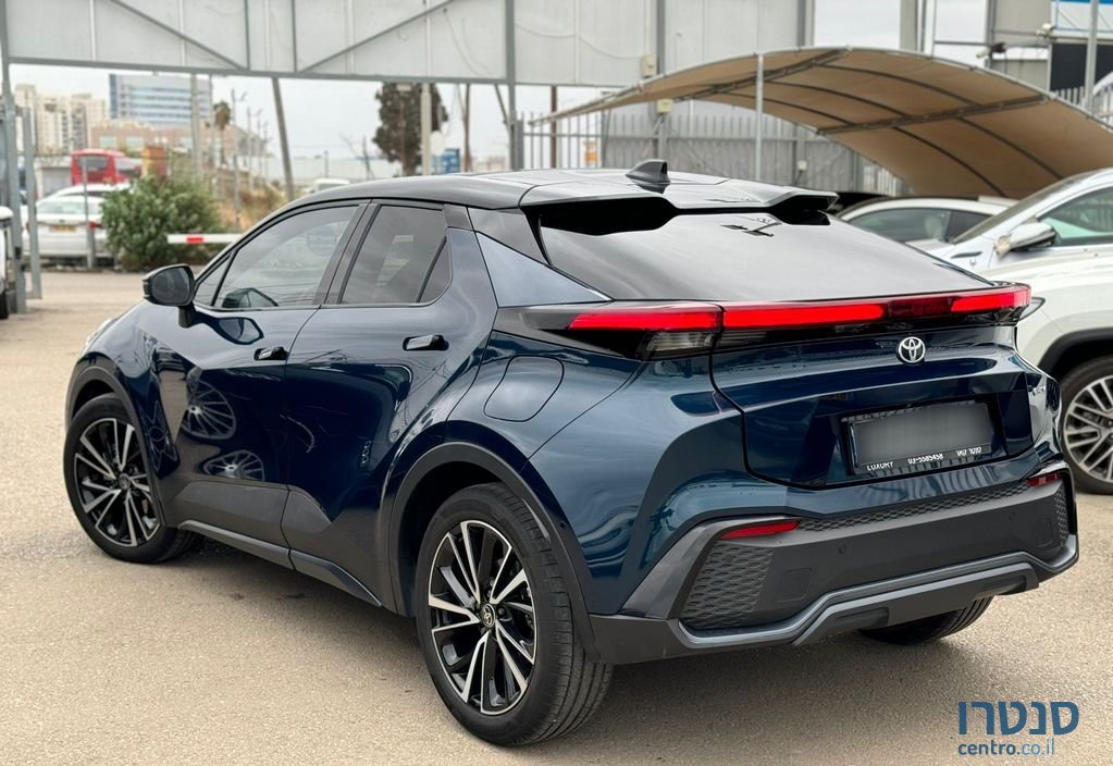 2024' Toyota C-HR טויוטה photo #5