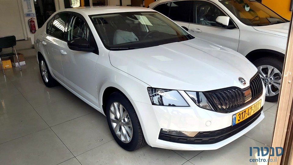 2020' Skoda Octavia photo #1