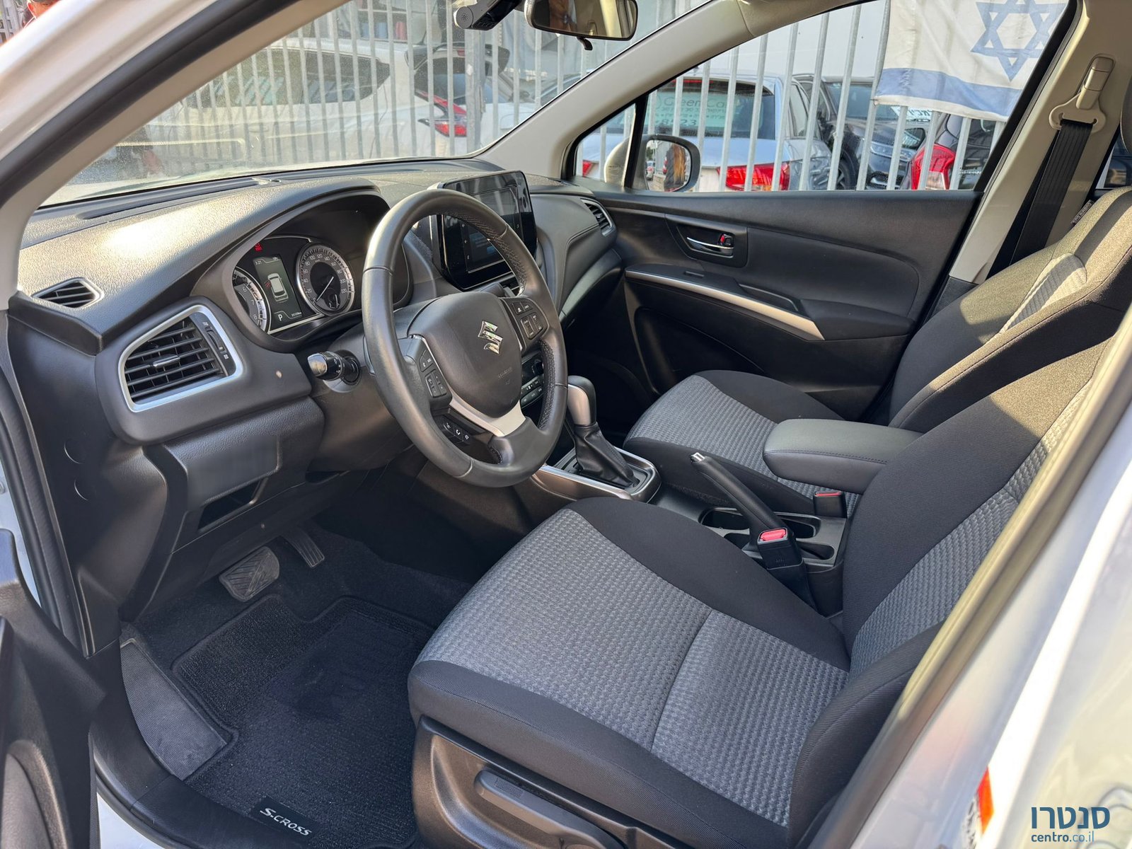 2023' Suzuki S-Cross photo #3