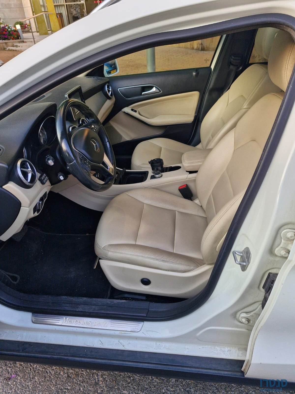 2014' Mercedes-Benz GLA מרצדס photo #3