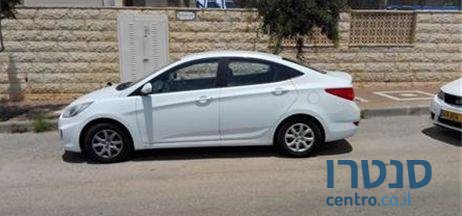 2011' Hyundai i25 i25 יונדאי photo #2