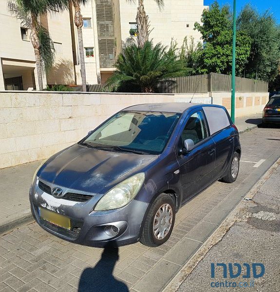 2011' Hyundai i20 יונדאי photo #4