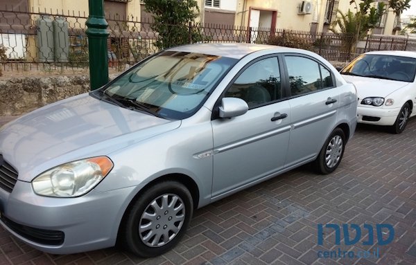 2008' Hyundai Accent photo #2