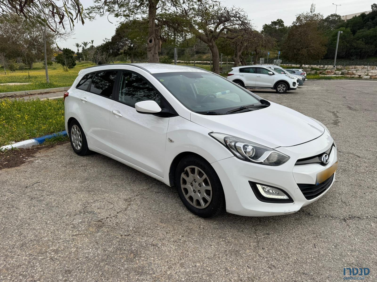 2014' Hyundai i30 CW photo #2