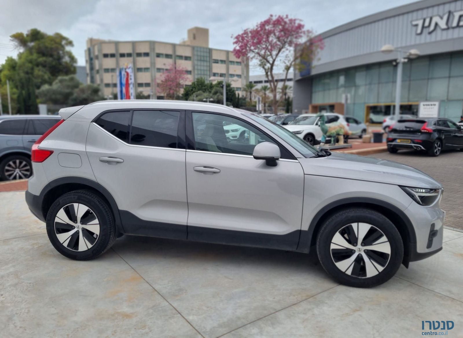 2023' Volvo XC40 וולוו photo #2