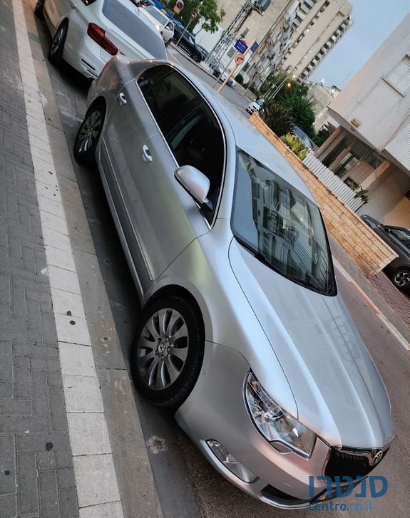 2011' Skoda Superb סקודה סופרב photo #5