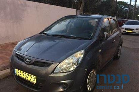 2010' Hyundai i20 אינספייר photo #1