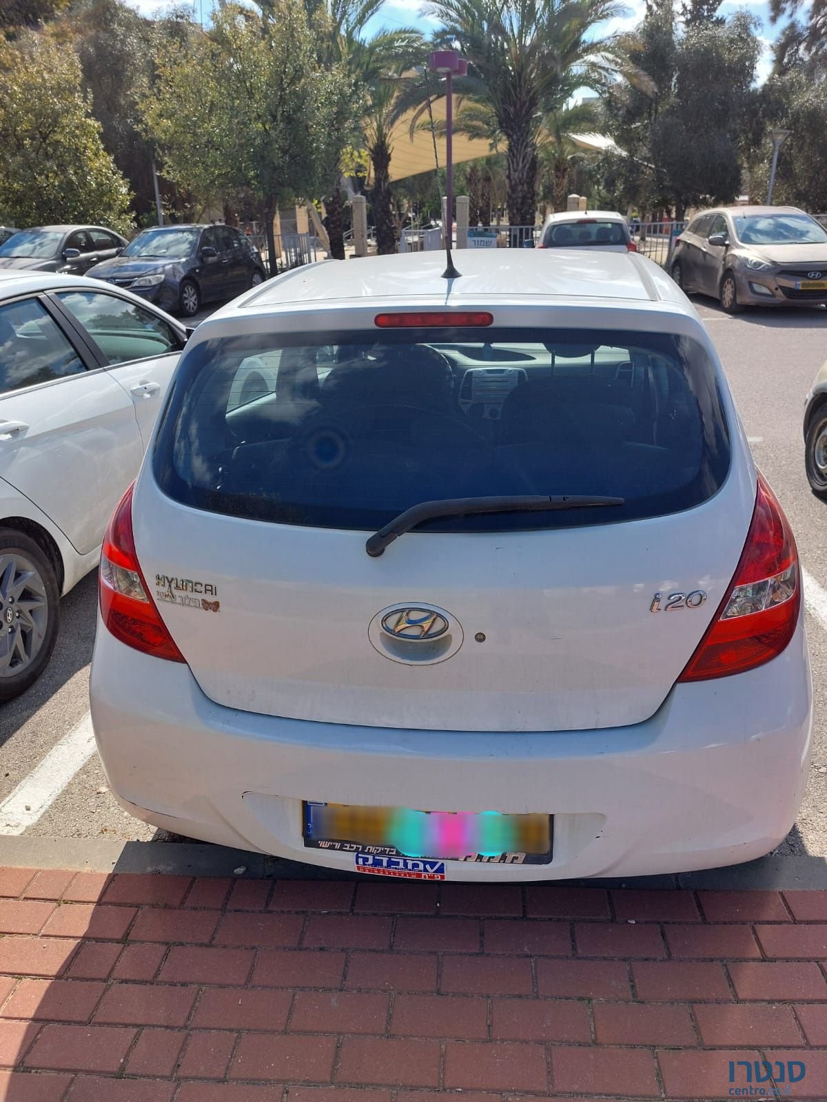 2011' Hyundai i20 יונדאי photo #2