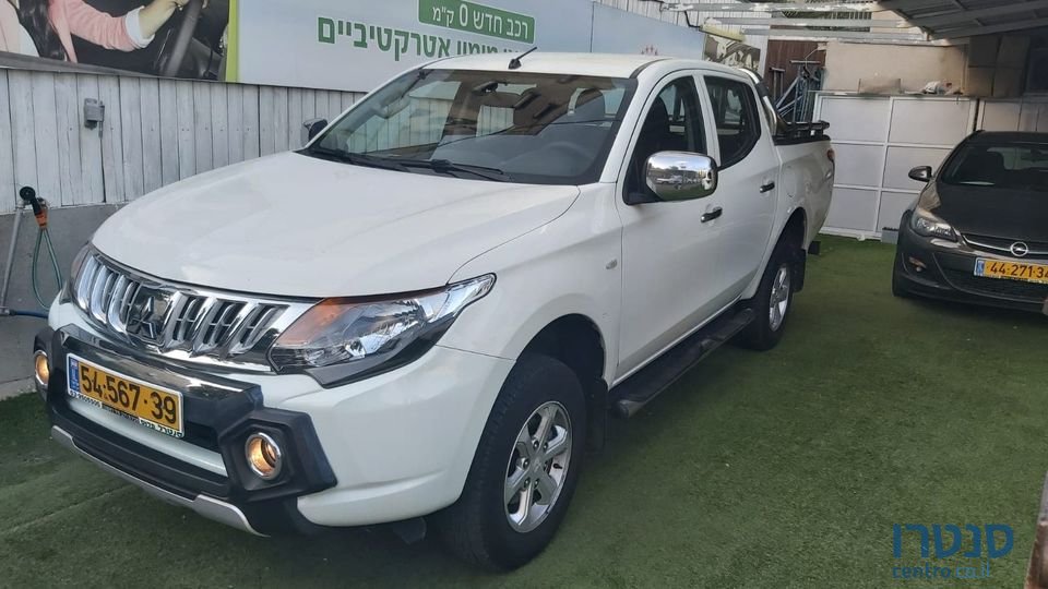 2016' Mitsubishi L 200 photo #1