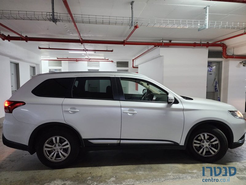 2020' Mitsubishi Outlander מיצובישי אאוטלנדר photo #2