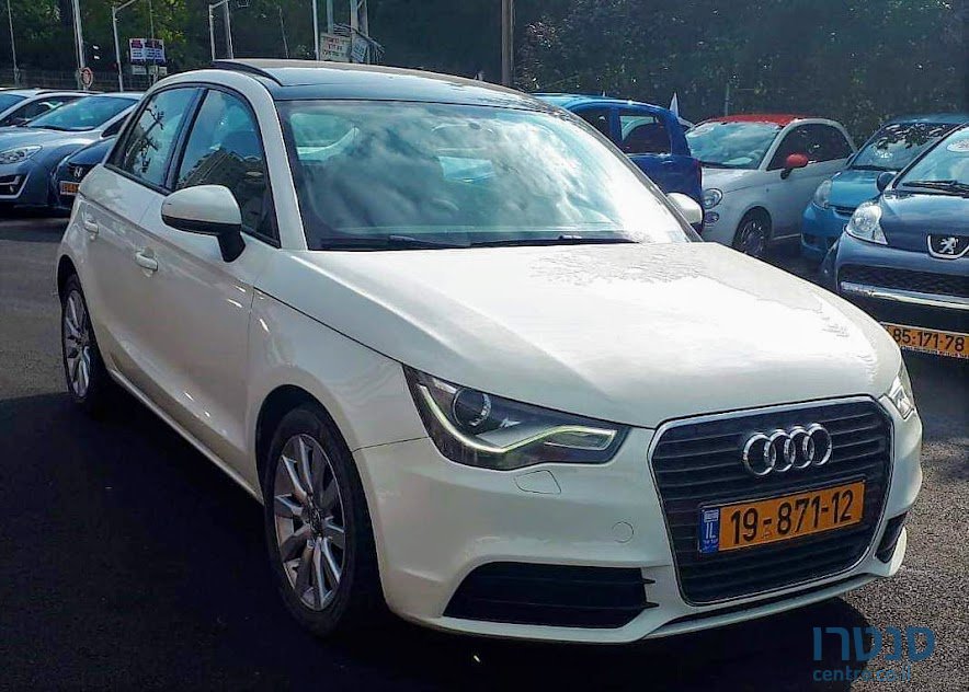 2013' Audi A1 photo #2