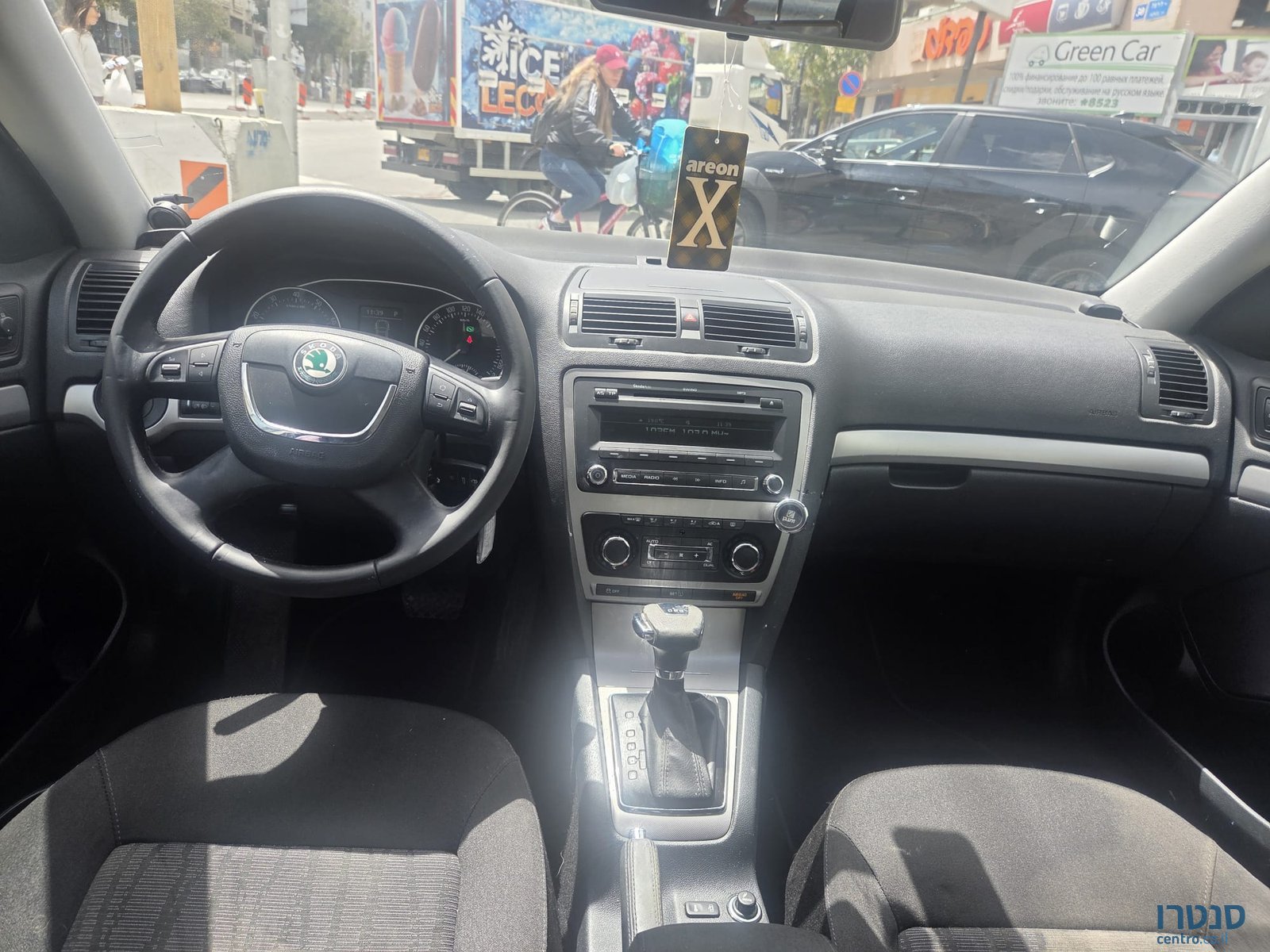 2012' Skoda Octavia photo #5