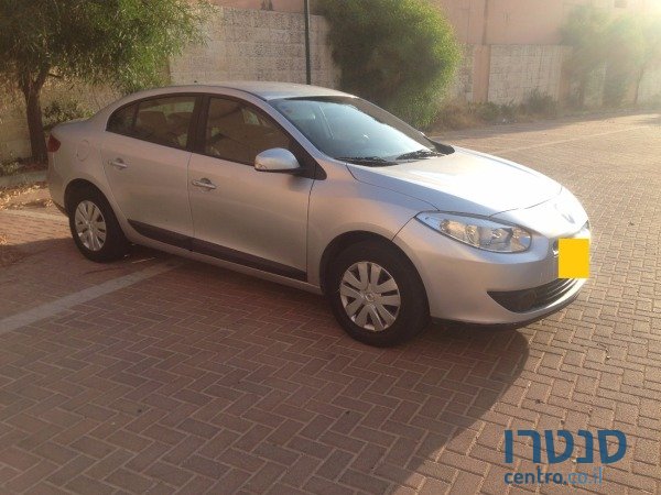 2010' Renault Fluence photo #2