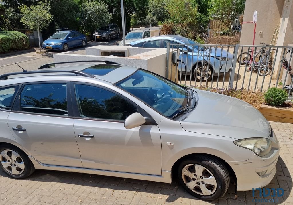 2011' Hyundai I30Cw יונדאי photo #1