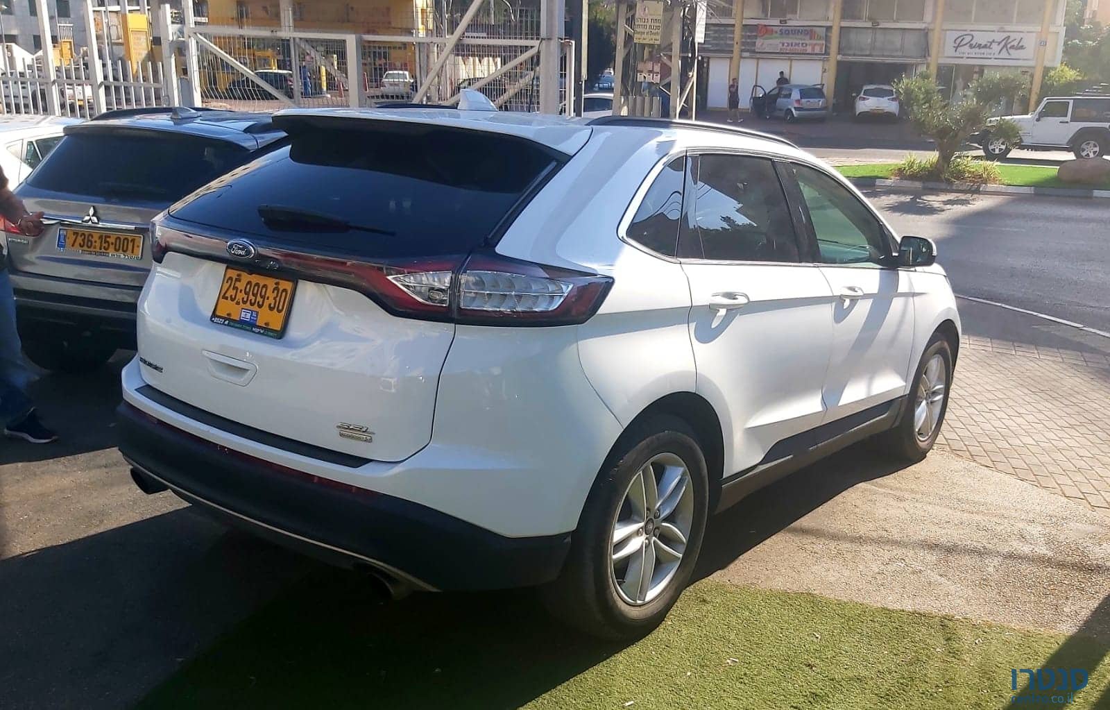 2017' Ford Edge photo #3