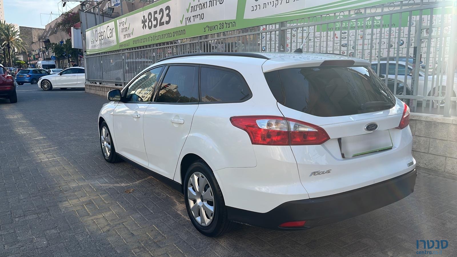 2012' Ford Focus photo #4