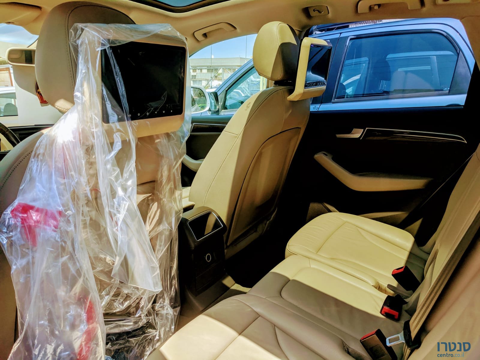 2011' Audi Q5 photo #6