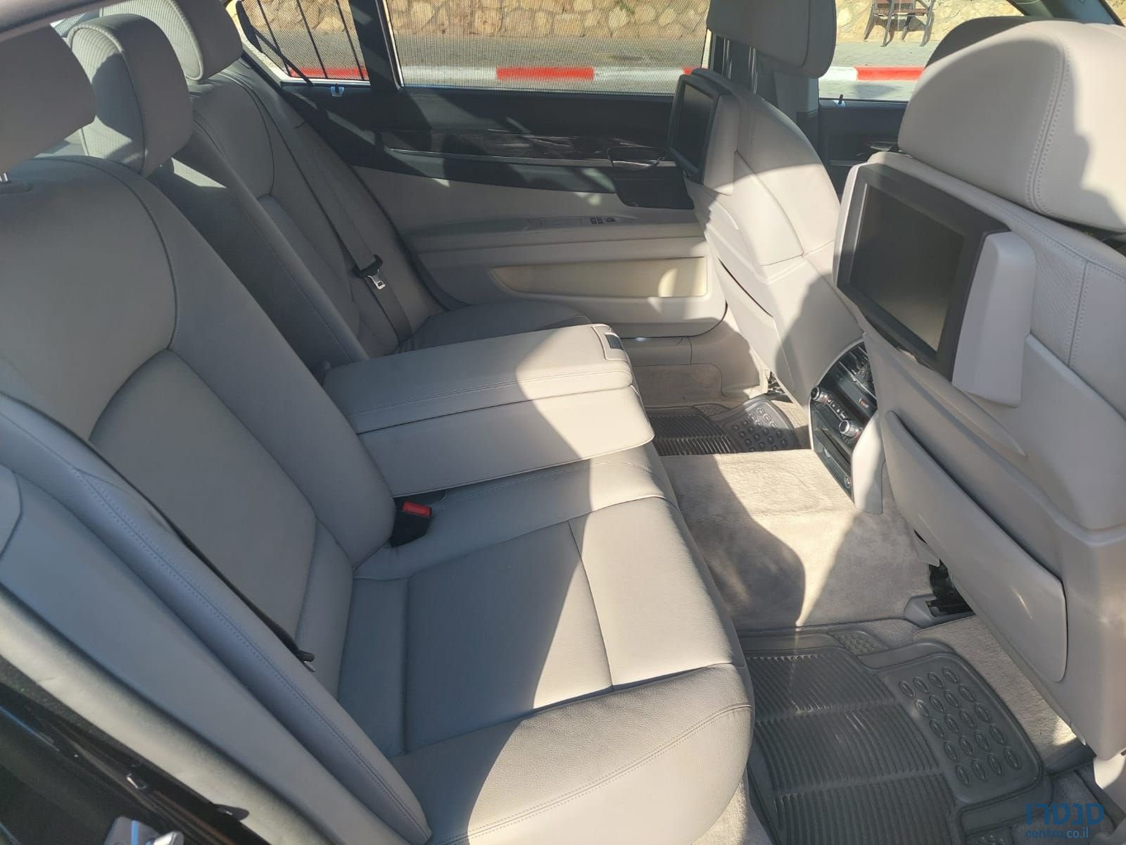 2011' BMW 740 ב.מ.וו photo #3