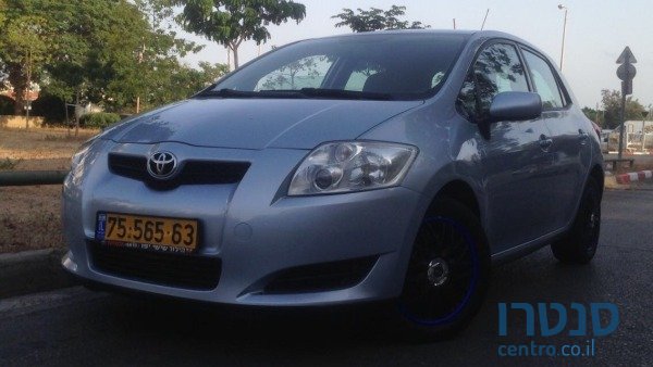 2008' Toyota Auris photo #1