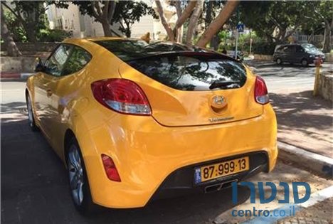 2012' Hyundai Veloster photo #3