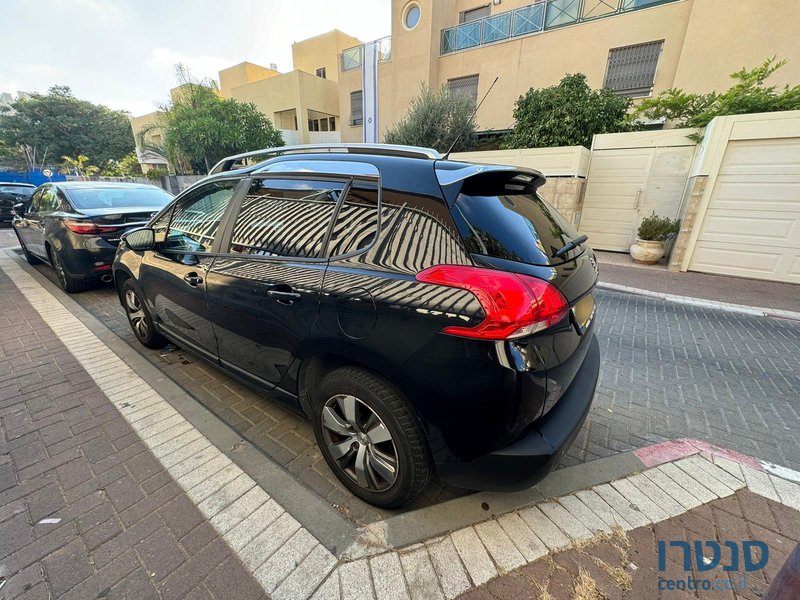 2014' Peugeot 2008 photo #3