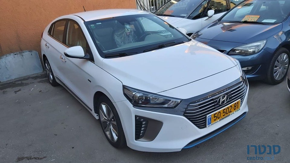2019' Hyundai Ioniq photo #1